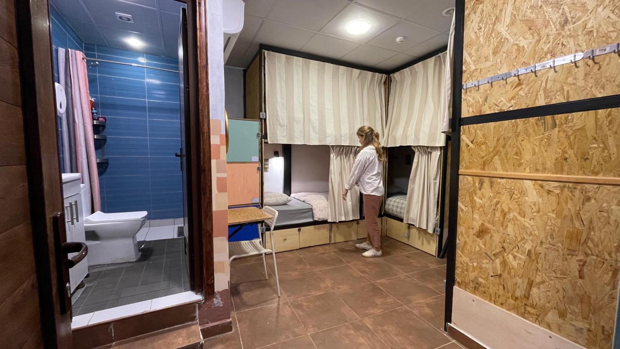 Bed op een Vrouwenslaapzaal met 6 Bedden